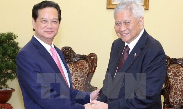 Prime Minister greets Philippine foreign minister